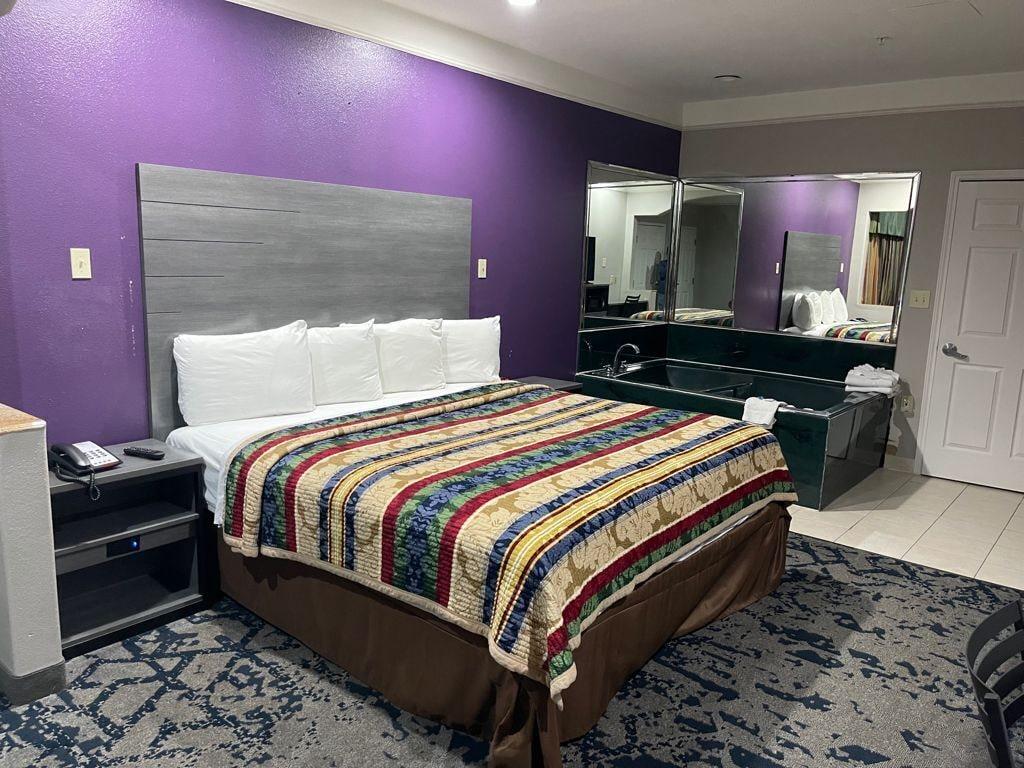 Scottish Inn And Suites Элвин Экстерьер фото