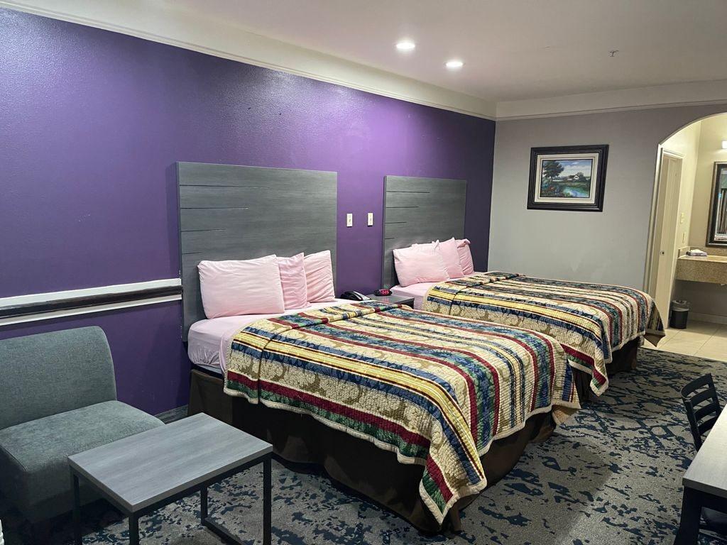 Scottish Inn And Suites Элвин Экстерьер фото