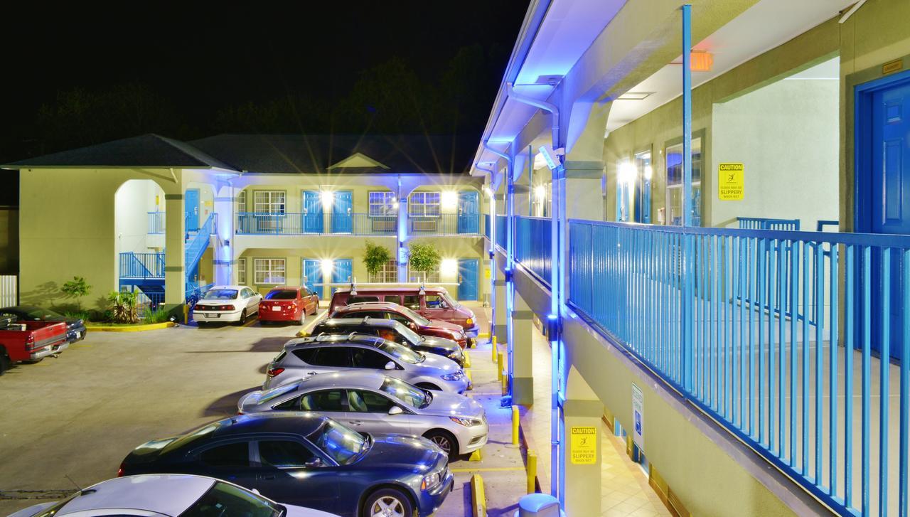 Scottish Inn And Suites Элвин Экстерьер фото