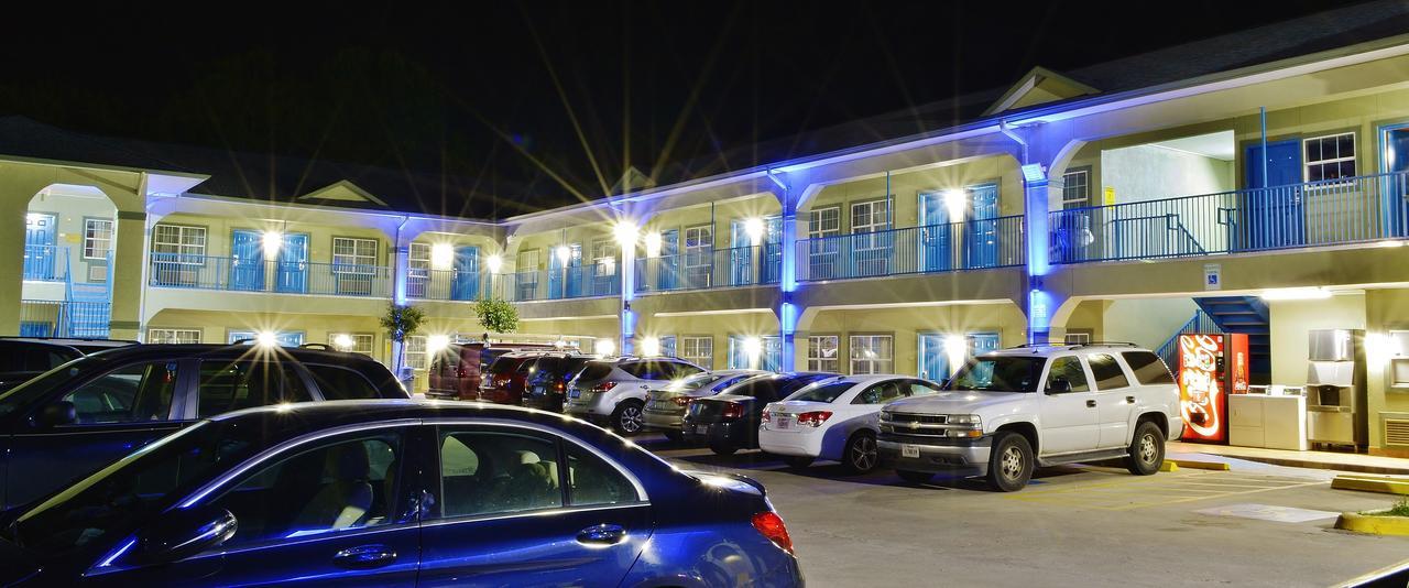 Scottish Inn And Suites Элвин Экстерьер фото
