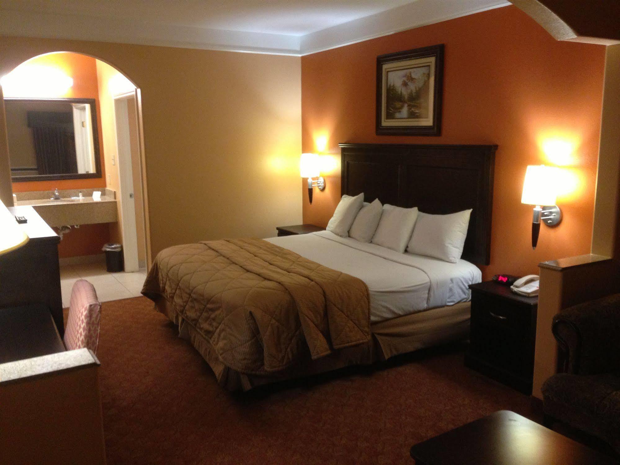 Scottish Inn And Suites Элвин Экстерьер фото